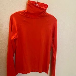FABLETICS, ORANGE T NECK